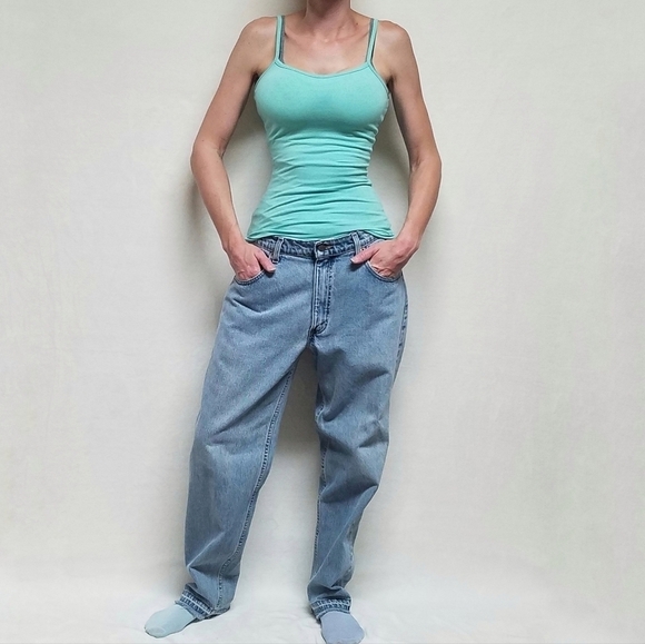 VINTAGE Levi's 560 Grunge Mid Wash Stone Wash Loose Raw Cut Distressed Jeans - Picture 2 of 12